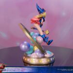 Descubre el apasionante mundo de Estatua Dark Magician Girl Vibrant Edition.