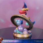 Descubre el apasionante mundo de Estatua Dark Magician Girl Vibrant Edition.