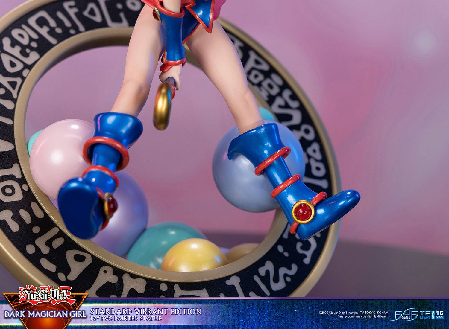 Descubre el apasionante mundo de Estatua Dark Magician Girl Vibrant Edition.