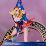 Descubre el apasionante mundo de Estatua Dark Magician Girl Vibrant Edition.