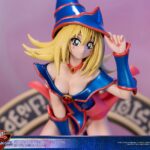 Descubre el apasionante mundo de Estatua Dark Magician Girl Vibrant Edition.