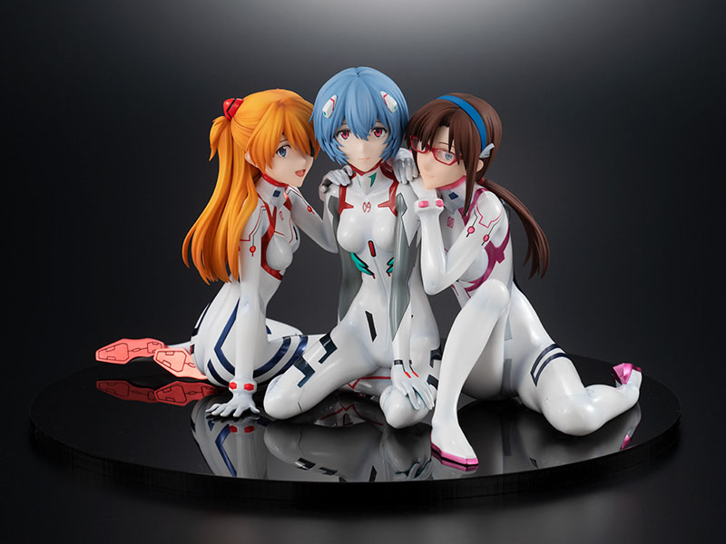 Descubre el apasionante mundo de Estatua Evangelion Asuka Rei Mari Newtype.