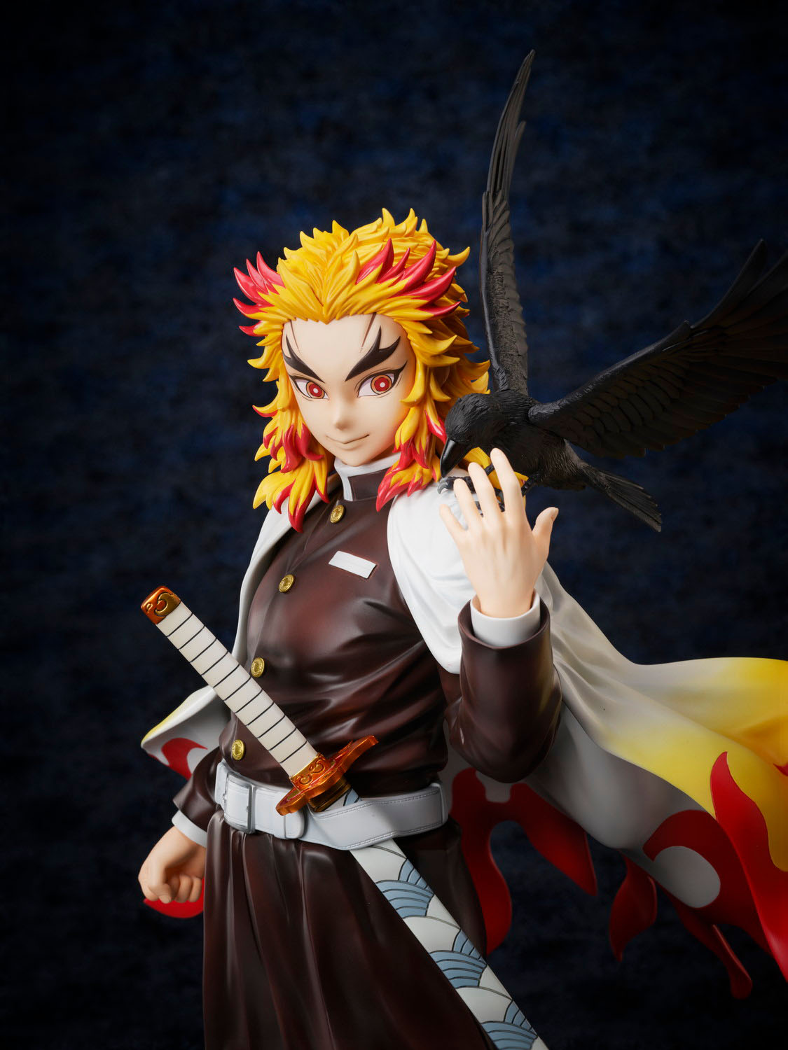 Descubre el apasionante mundo de Estatua Kimetsu no Yaiba Kyojuro Rengoku.