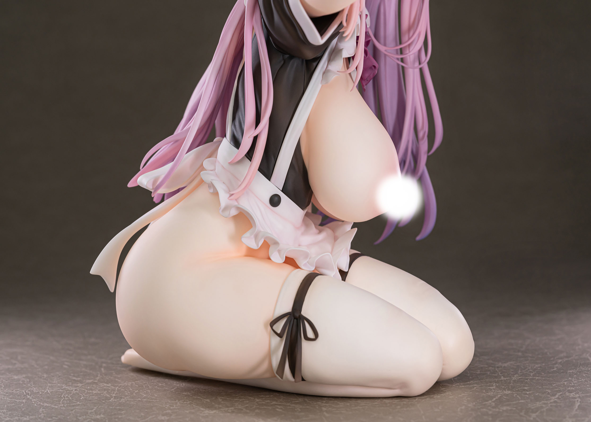 Descubre el apasionante mundo de Estatua Mearu Takigawa illustration by Thomas.