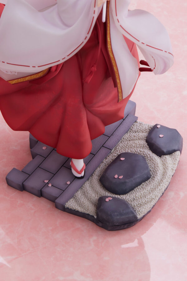 Descubre el apasionante mundo de Estatua Senren Banka Yoshino Tomotake.
