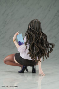 Descubre el apasionante mundo de Estatua Teacher Ikuko Ooeyama by Monethi.