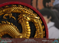 Descubre el apasionante mundo de Escultura Red Dragon Crime Syndicate.