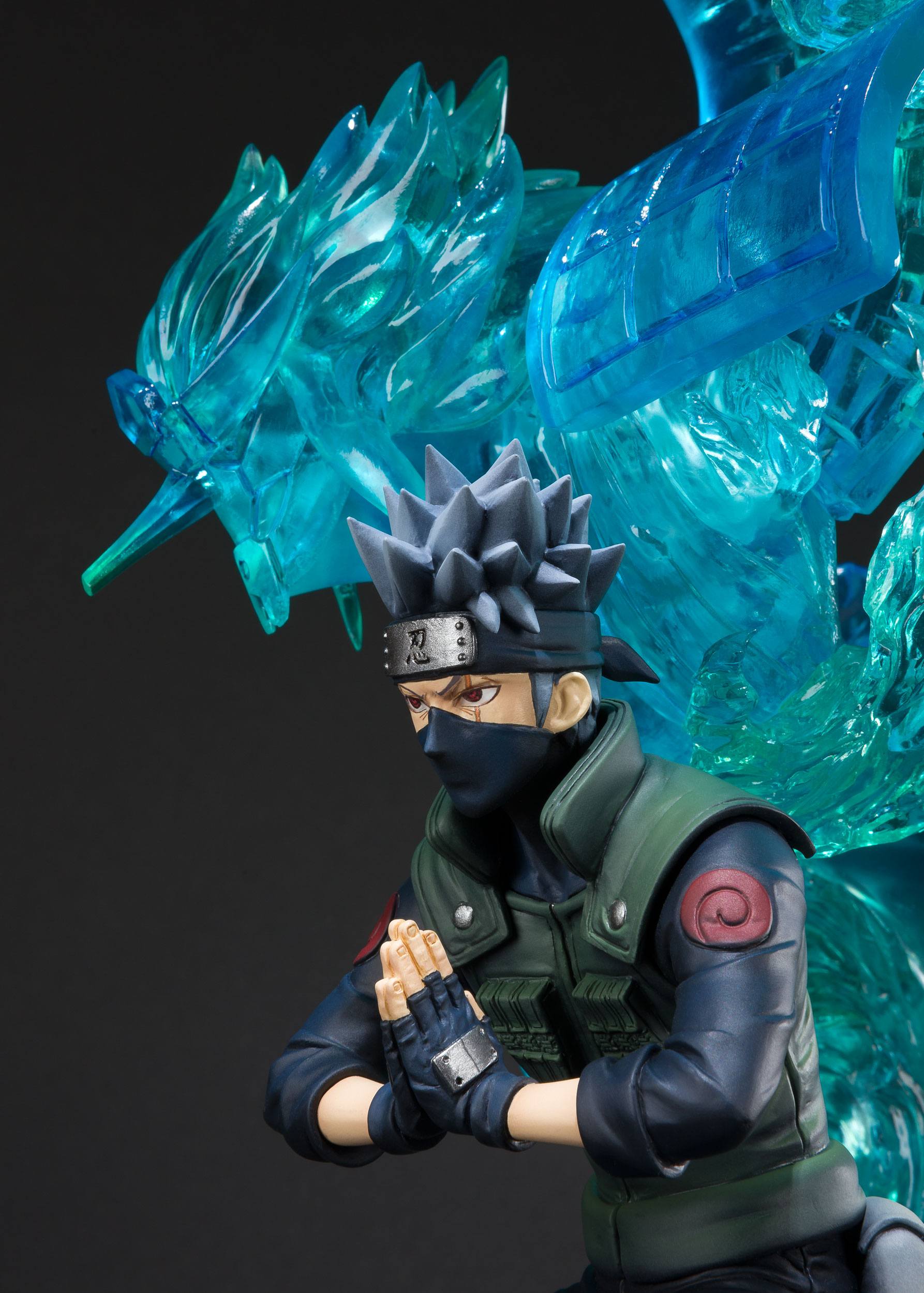 Descubre el apasionante mundo de Estatua FiguartsZERO Kakashi Hatake Susanoo.
