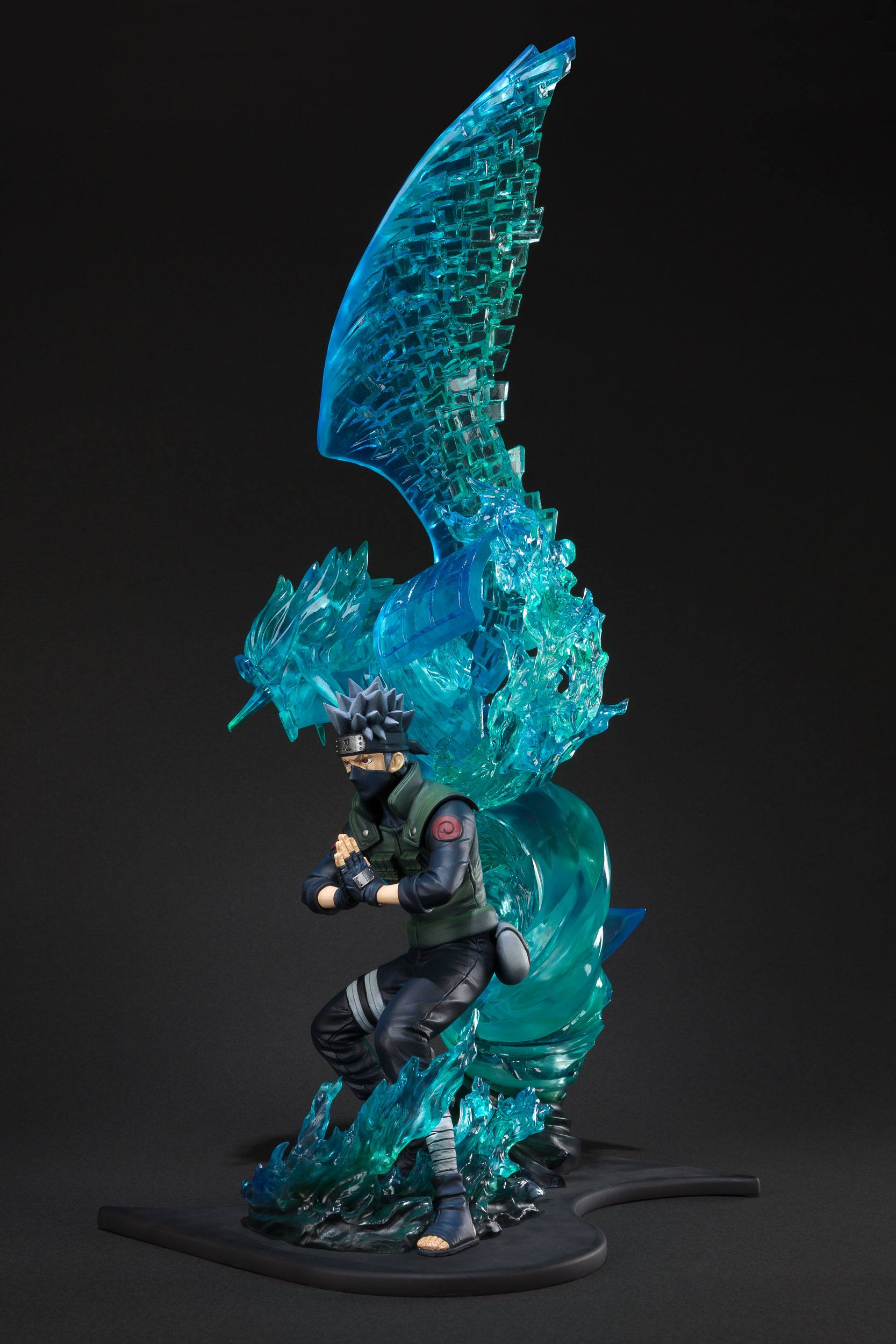 Descubre el apasionante mundo de Estatua FiguartsZERO Kakashi Hatake Susanoo.
