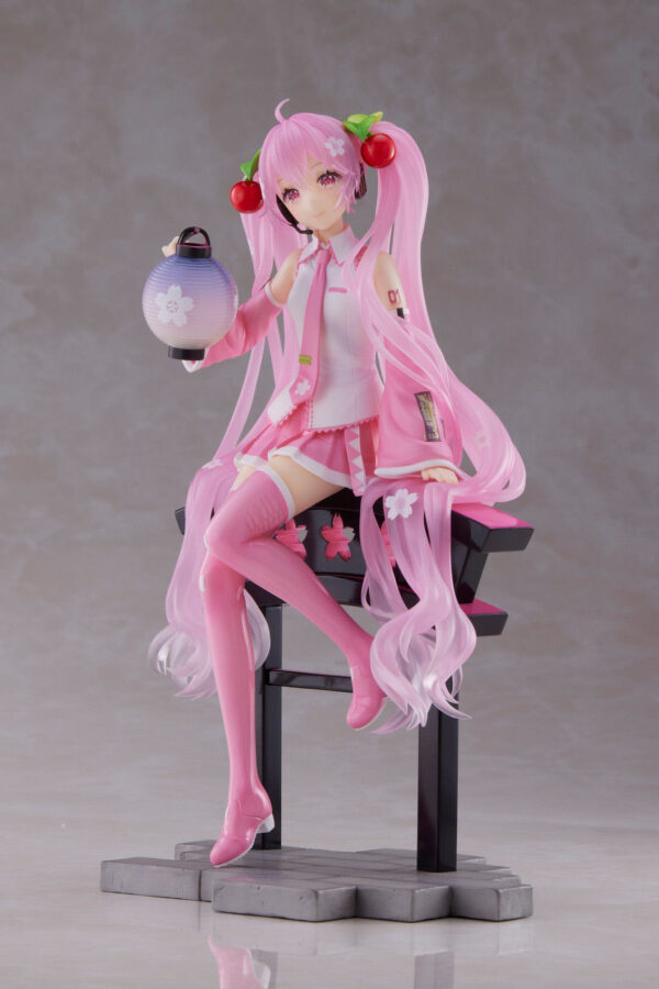 Descubre el apasionante mundo de Estatua Sakura Miku Sakura Lantern.