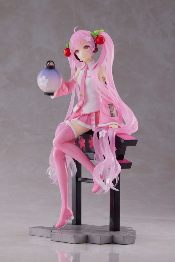 Descubre el apasionante mundo de Estatua Sakura Miku Sakura Lantern.