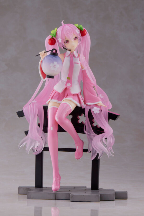 Descubre el apasionante mundo de Estatua Sakura Miku Sakura Lantern.