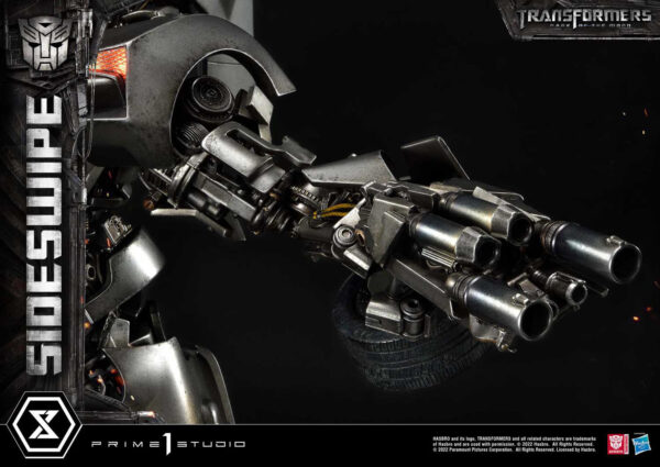 Descubre el apasionante mundo de Estatua Transformers Sideswipe 57 cm.