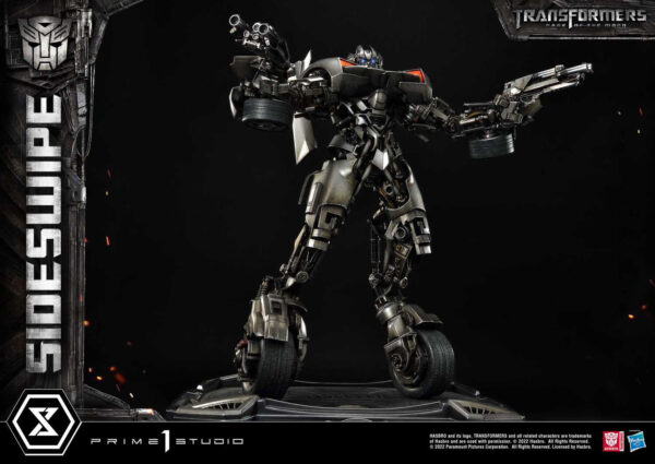 Descubre el apasionante mundo de Estatua Transformers Sideswipe 57 cm.