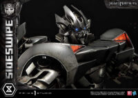 Descubre el apasionante mundo de Estatua Transformers Sideswipe 57 cm.