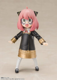 Descubre el apasionante mundo de Figura SH Figuarts Anya Uniform Version.