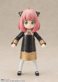 Descubre el apasionante mundo de Figura SH Figuarts Anya Uniform Version.
