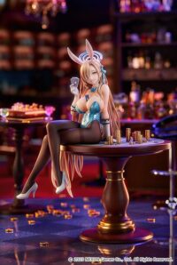 Descubre el apasionante mundo de Estatua Asuna Bunny Girl Game Playing.