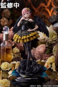 Descubre el apasionante mundo de Estatua Ichika Nakano Fallen Angel Version.