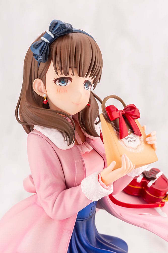 Descubre el apasionante mundo de Estatua Idolmaster Mayu Sakuma off stage.