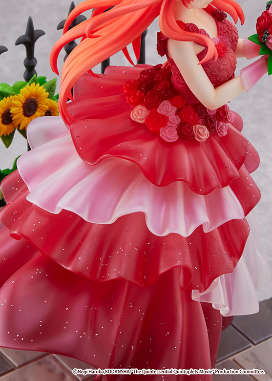 Descubre el apasionante mundo de Estatua Itsuki Nakano Floral Dress Version.