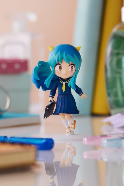 Descubre el apasionante mundo de Minifigura Urusei Yatsura Lum School uniform.