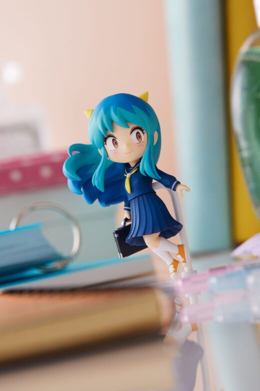 Descubre el apasionante mundo de Minifigura Urusei Yatsura Lum School uniform.