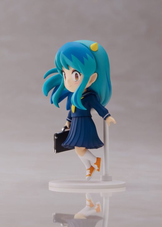 Descubre el apasionante mundo de Minifigura Urusei Yatsura Lum School uniform.