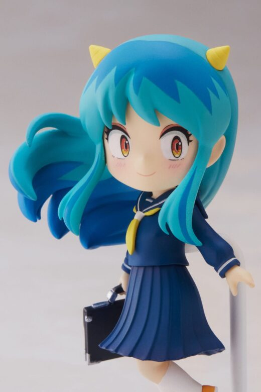 Descubre el apasionante mundo de Minifigura Urusei Yatsura Lum School uniform.