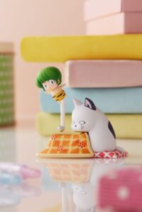 Descubre el apasionante mundo de Minifigura Urusei Yatsura Ten y Kotatsuneko.