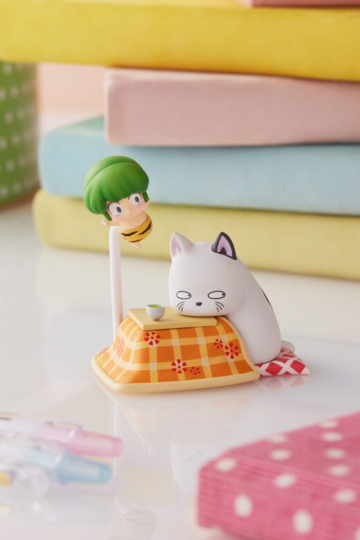 Descubre el apasionante mundo de Minifigura Urusei Yatsura Ten y Kotatsuneko.