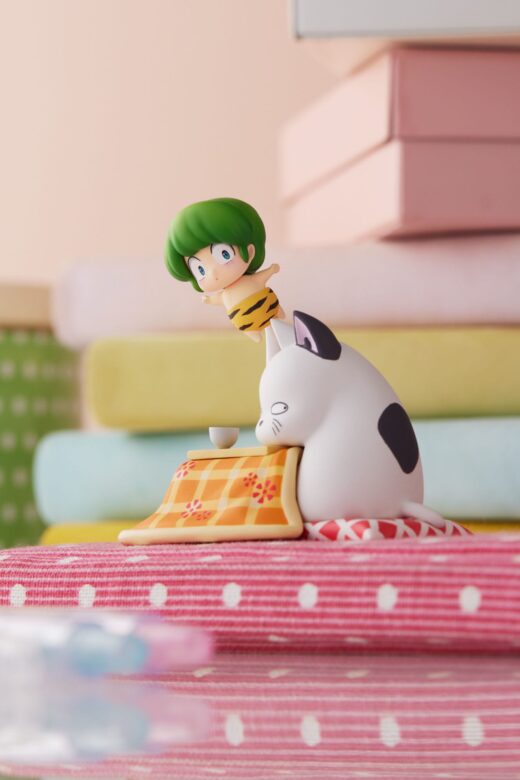 Descubre el apasionante mundo de Minifigura Urusei Yatsura Ten y Kotatsuneko.