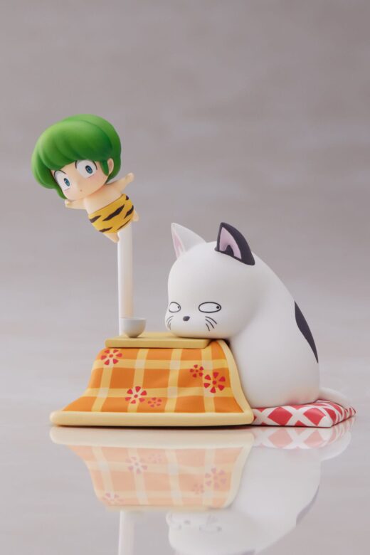 Descubre el apasionante mundo de Minifigura Urusei Yatsura Ten y Kotatsuneko.