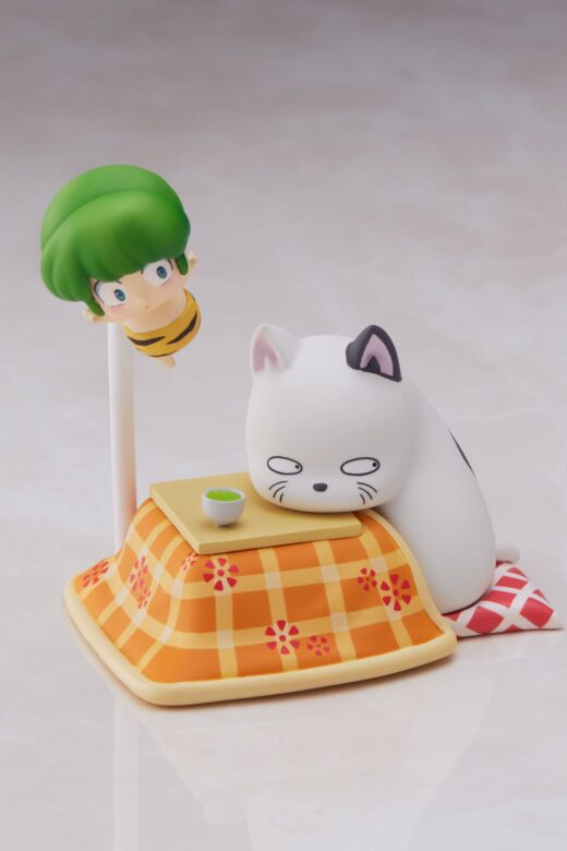 Descubre el apasionante mundo de Minifigura Urusei Yatsura Ten y Kotatsuneko.