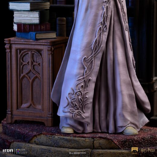Descubre el apasionante mundo de Estatua Deluxe Albus Dumbledore Harry Potter.