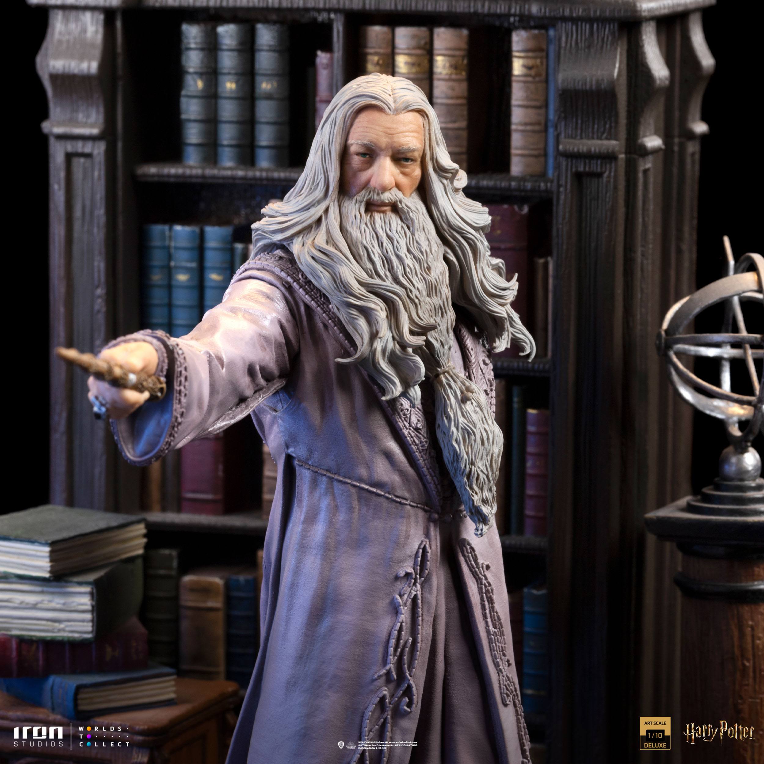 Descubre el apasionante mundo de Estatua Deluxe Albus Dumbledore Harry Potter.