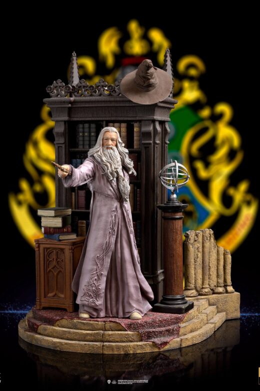Descubre el apasionante mundo de Estatua Deluxe Albus Dumbledore Harry Potter.