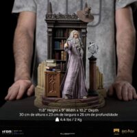 Descubre el apasionante mundo de Estatua Deluxe Albus Dumbledore Harry Potter.