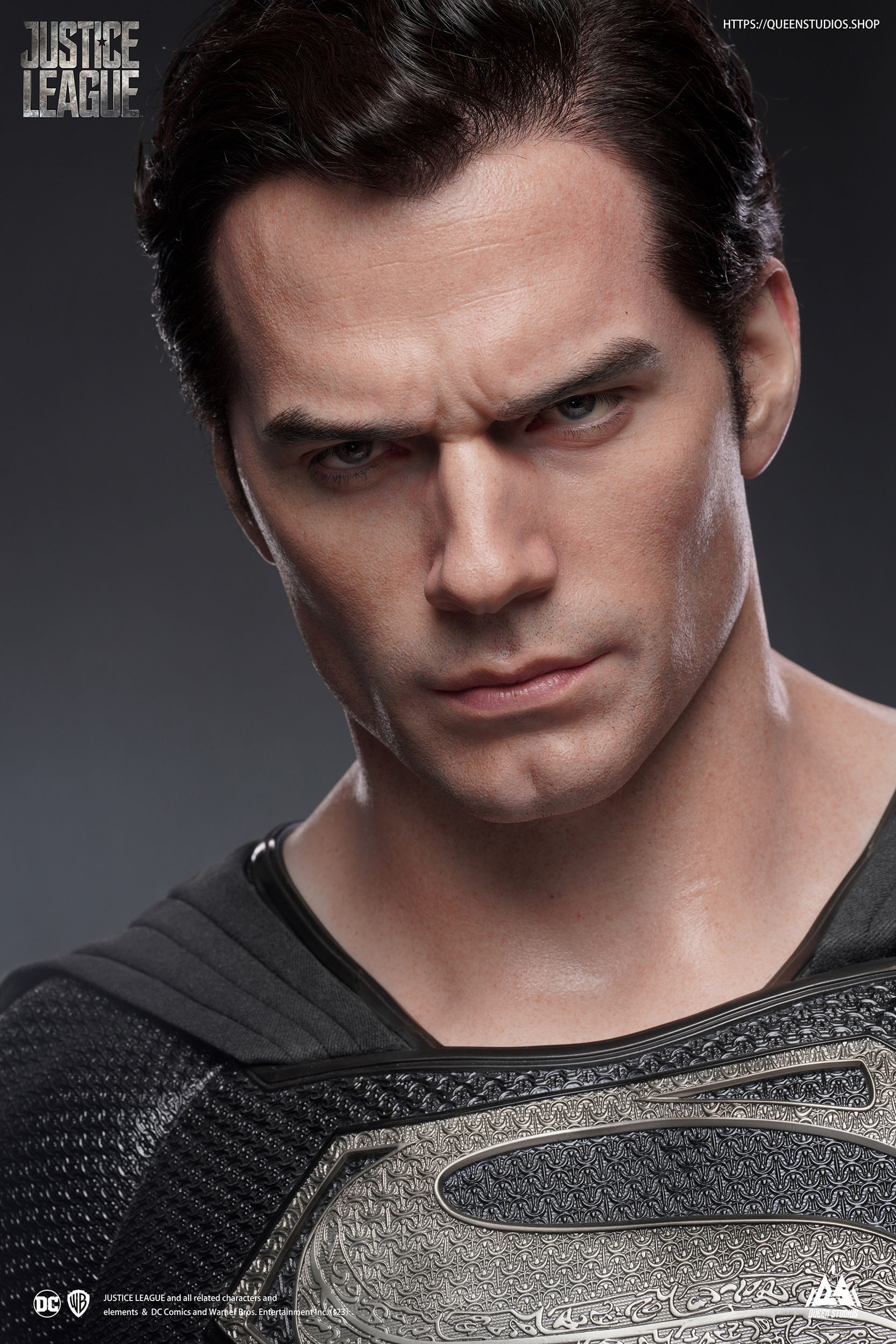 Descubre el apasionante mundo de Busto Superman Black Version 73 cm.