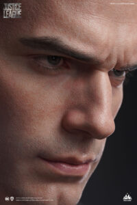 Descubre el apasionante mundo de Busto Superman Black Version 73 cm.