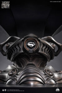 Descubre el apasionante mundo de Busto Superman Black Version 73 cm.