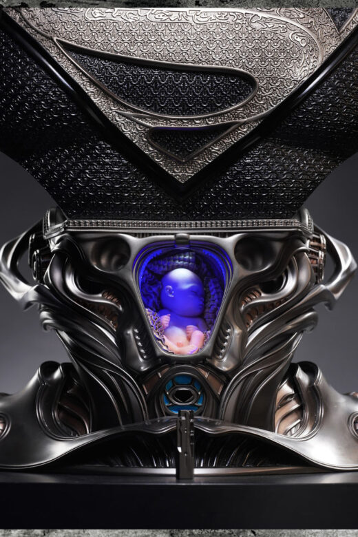 Descubre el apasionante mundo de Busto Superman Black Version 73 cm.