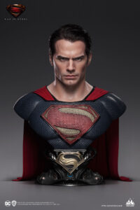 Descubre el apasionante mundo de Busto Superman Blue Version 73 cm.