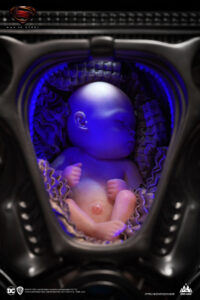 Descubre el apasionante mundo de Busto Superman Blue Version 73 cm.