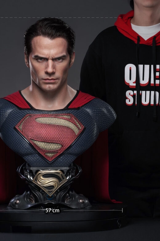 Descubre el apasionante mundo de Busto Superman Blue Version 73 cm.