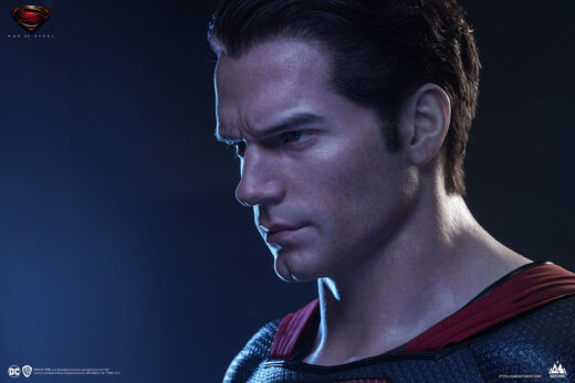 Descubre el apasionante mundo de Busto Superman Blue Version 73 cm.