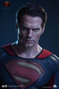 Descubre el apasionante mundo de Busto Superman Blue Version 73 cm.