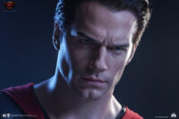 Descubre el apasionante mundo de Busto Superman Blue Version 73 cm.