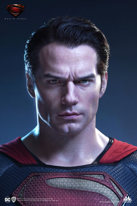 Descubre el apasionante mundo de Busto Superman Blue Version 73 cm.
