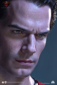 Descubre el apasionante mundo de Busto Superman Blue Version 73 cm.